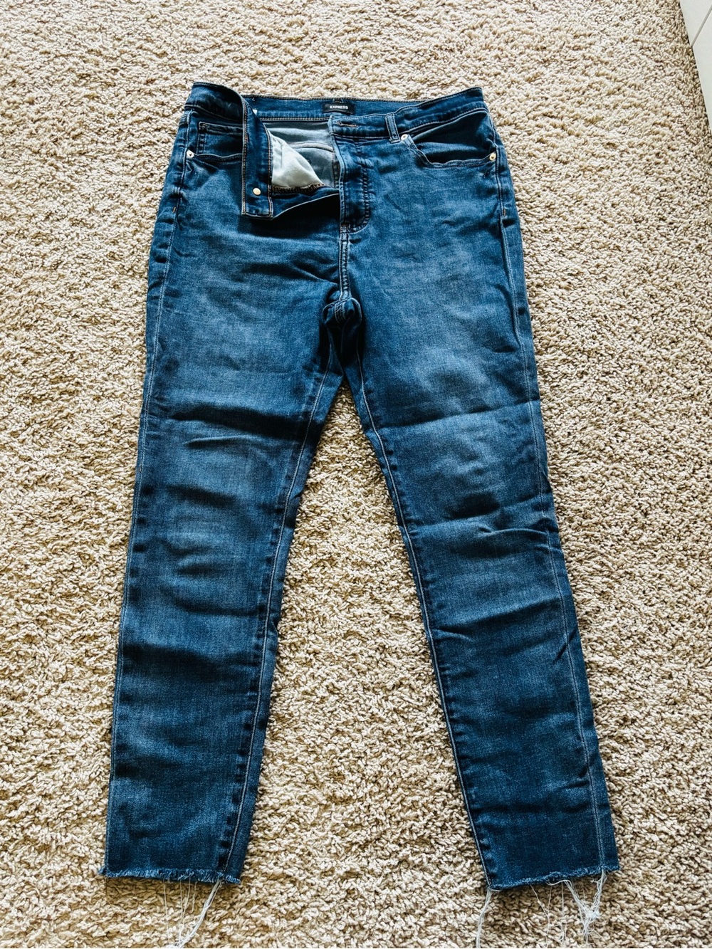 Express Women's Skinny Jeans in Dark Blue Wash